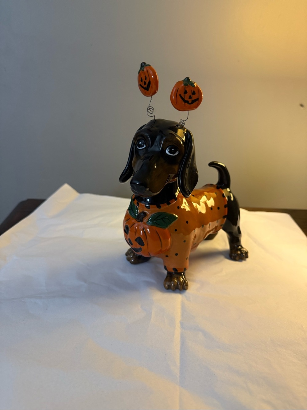 NWOT blue sky Halloween Dachshund Dog Pumpkin Decor Figurine